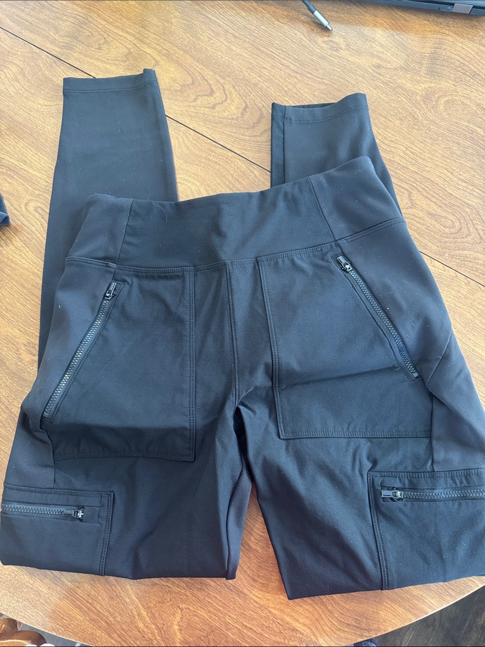 Women's Black High-Waist Zip-Pocket Leggings
